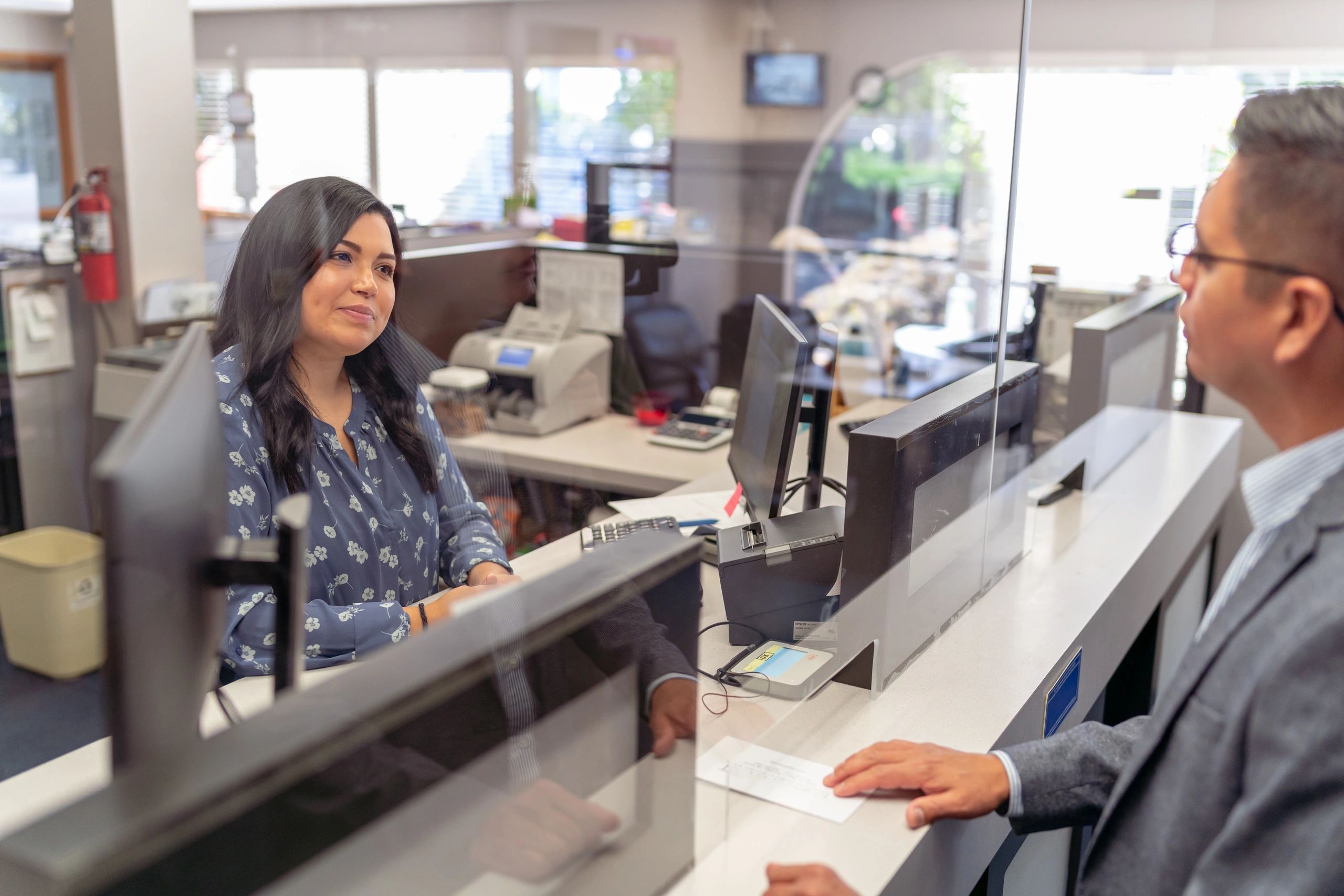 customer service desk auto title